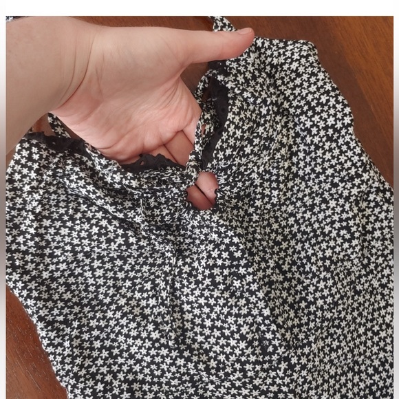 NWT STREETWEAR SOCIETY JUMPER BLACK AND WHITE IN SIZE XL - Picture 8 of 16